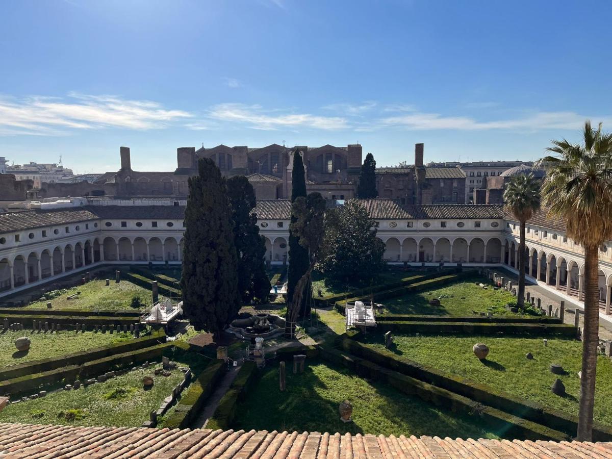 Camera X2 Con Splendida Vista Sulle Terme Di Diocleziano E Sul Chiostro Di Michelangelo Рим Екстер'єр фото