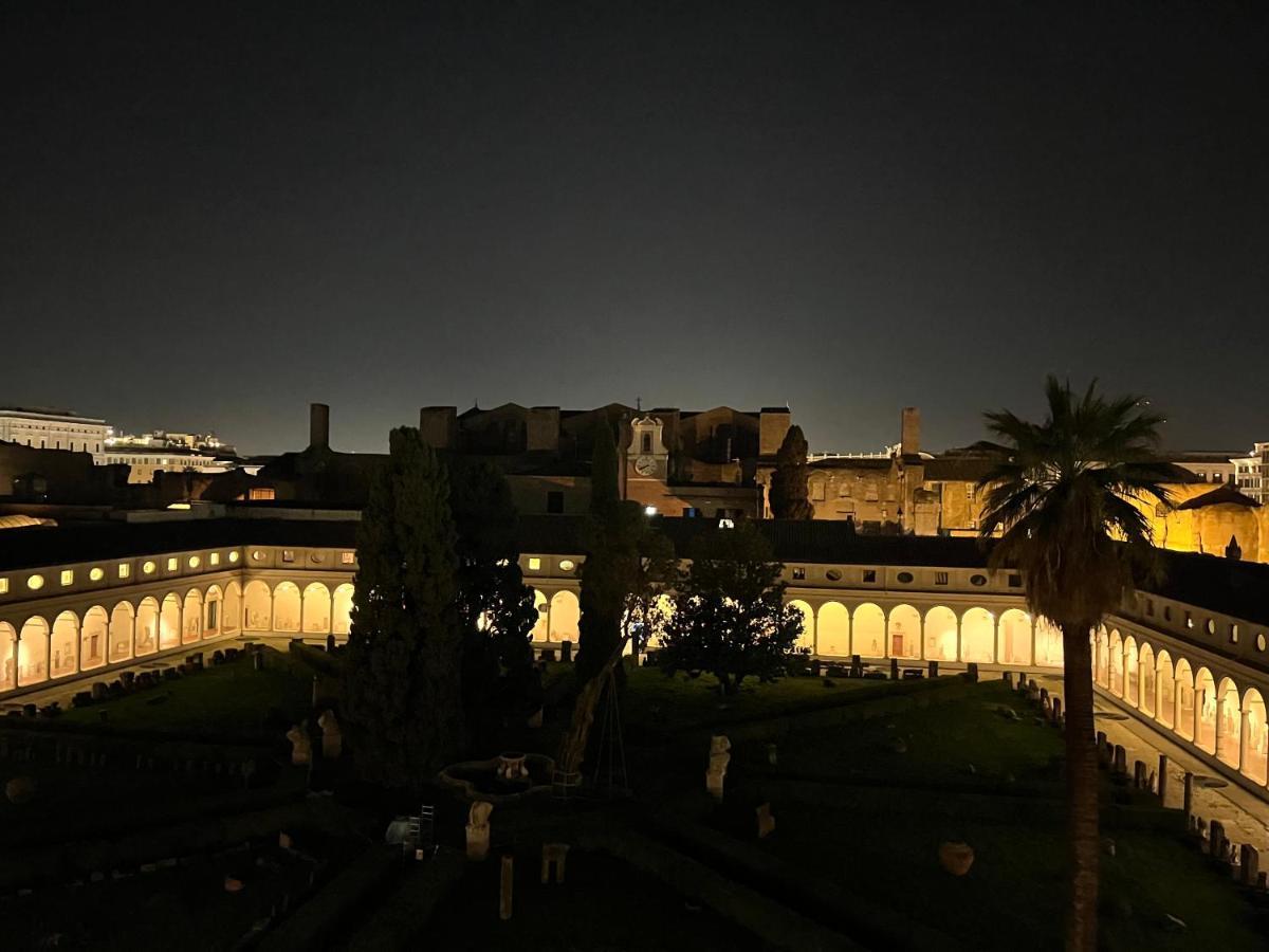 Camera X2 Con Splendida Vista Sulle Terme Di Diocleziano E Sul Chiostro Di Michelangelo Рим Екстер'єр фото